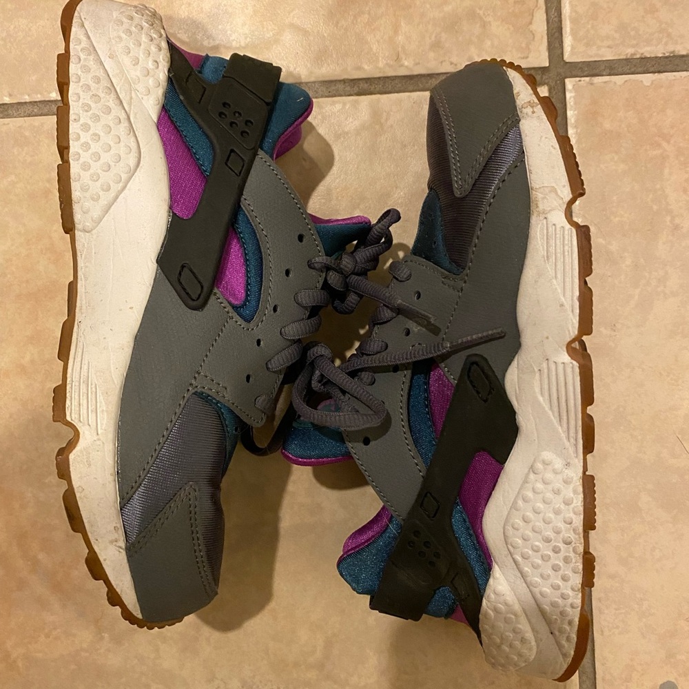 Teal and Purple Nike Hurraches size 6